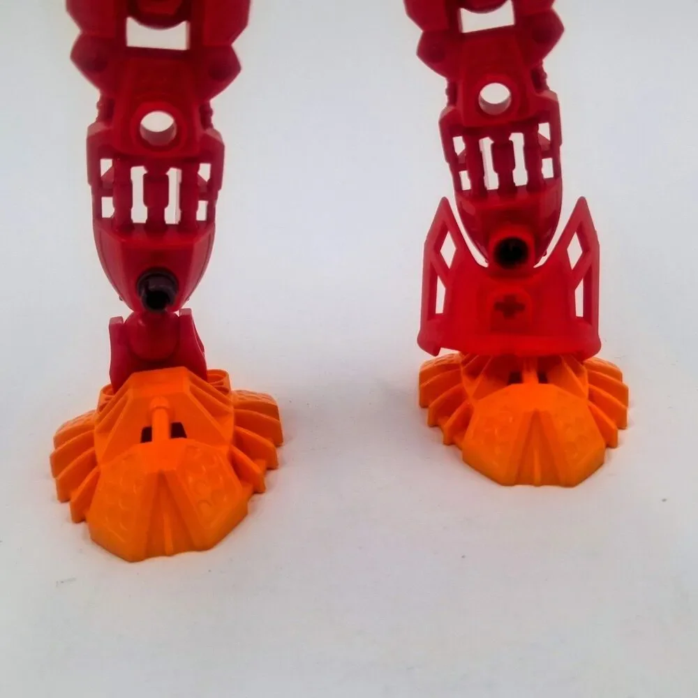 LEGO Bionicle 8979 Malum Has Canister And Manual *Not Complete* Missing 2 Pieces
